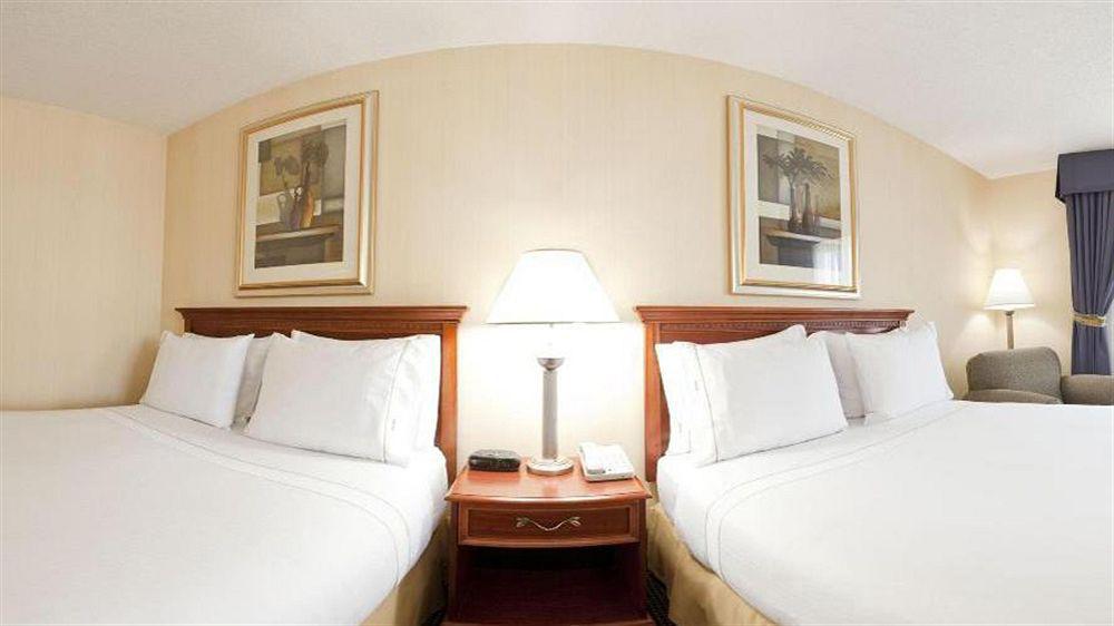 HOLIDAY INN EXPRESS HOTEL & SUITES BUFFALO-AIRPORT BUFFALO, NY 2* (United  States) - from £ 102 | HOTELMIX